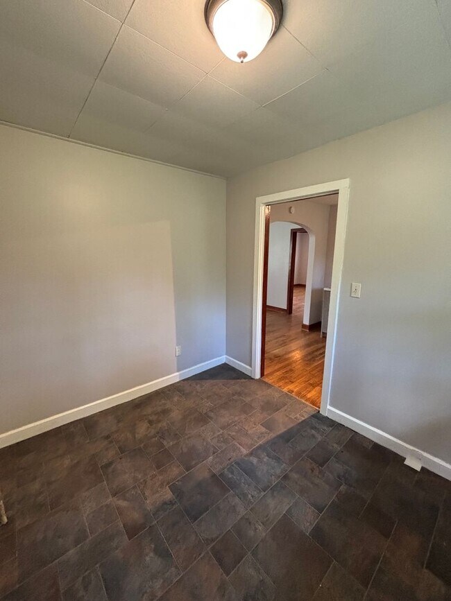 Building Photo - Newly Renovated and Accepting Section 8!!!