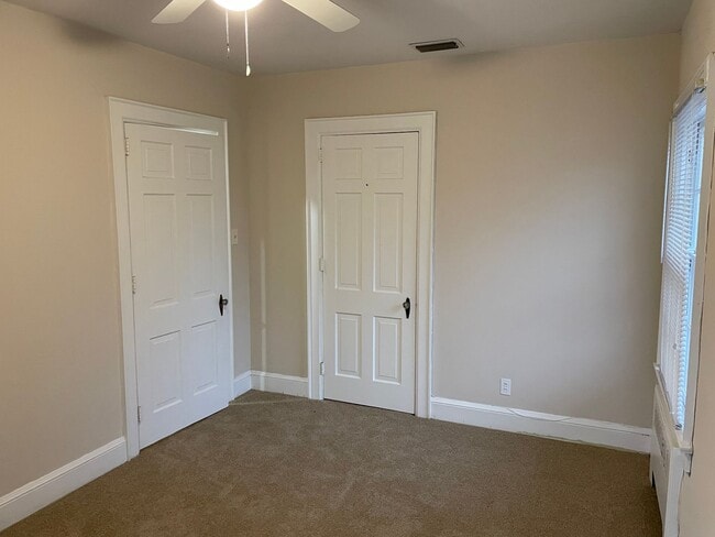 Building Photo - 2 Bedroom Apartment - Statesville Downtown