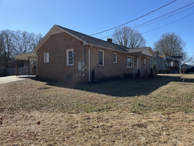 Building Photo - 138 Whitman Cir