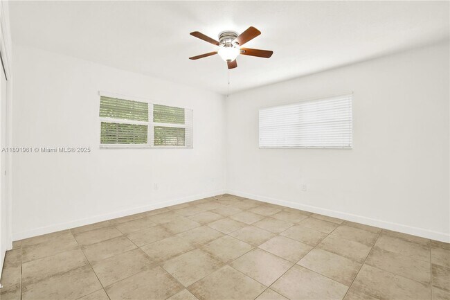 Building Photo - 331 Santander Ave