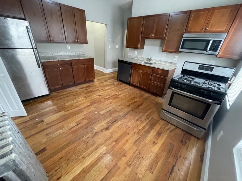 Building Photo - 46 Wildwood St
