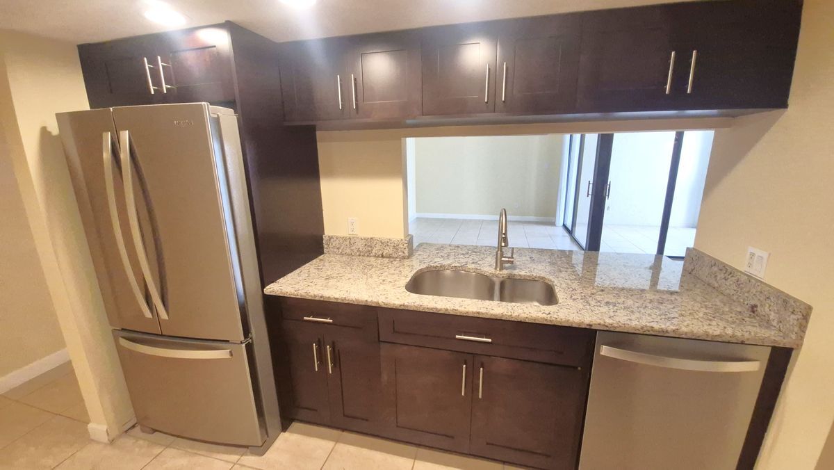 Building Photo - 820 Lavers Cir