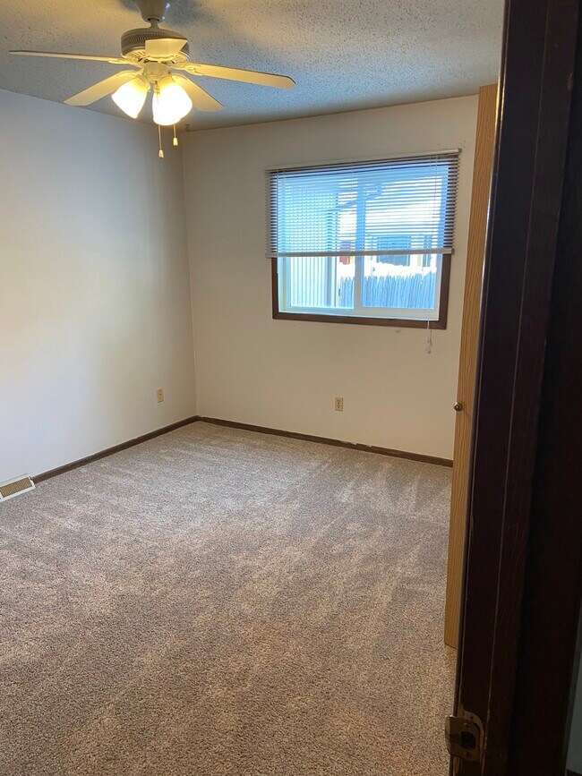 Building Photo - 3101 Westgate Dr S