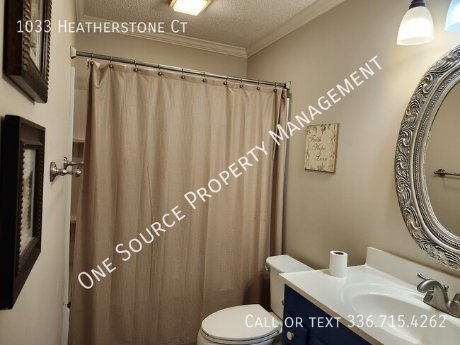 Building Photo - 1033 Heatherstone Ct