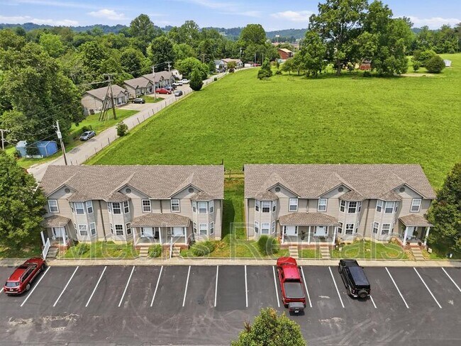 Building Photo - 40 Ariel Dr