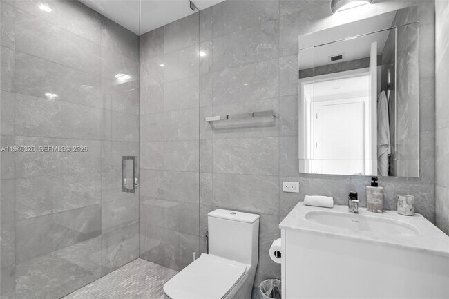 Building Photo - 18501 Collins Ave