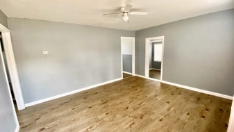 Building Photo - 2521 1st Pl