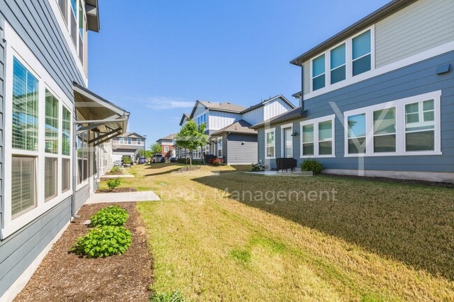 Building Photo - 1015 Vista View Dr