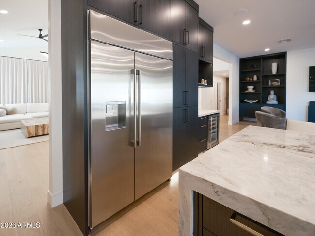 Building Photo - 2024 E Granite View Dr