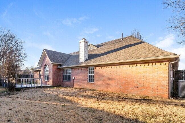 Building Photo - 7643 Shadow Hills Dr