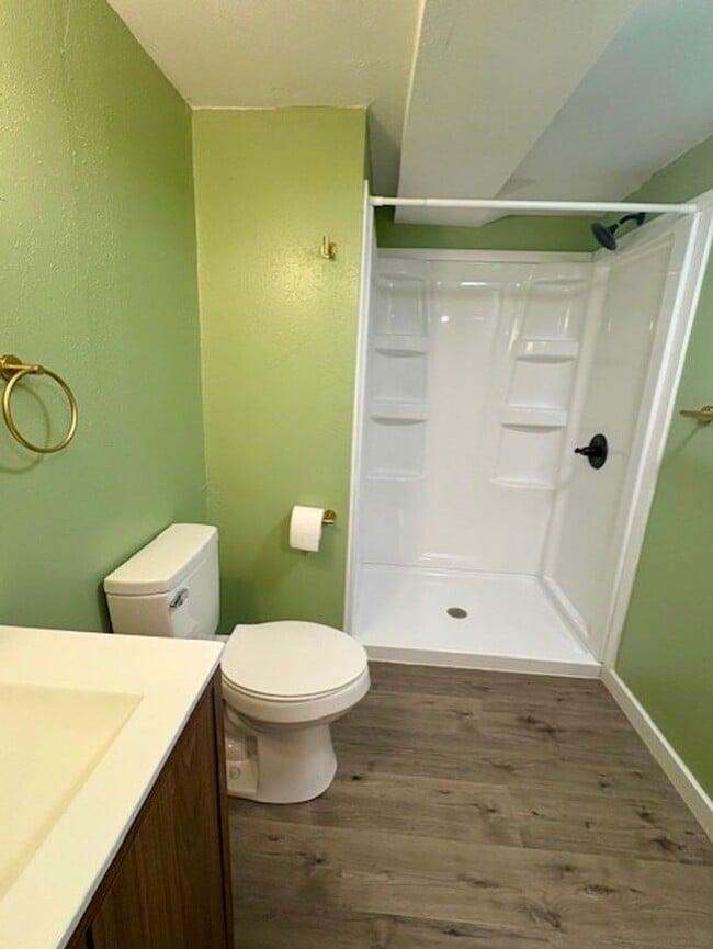 Building Photo - Charming 4-Bedroom Home in the Heart of Windsor Heights!