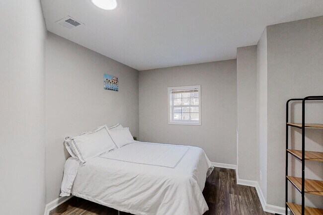 Building Photo - The Castile | Morrow Home living made easy—just a 3-minute drive to Mt Zion Blvd & E Meyer Dr tra...