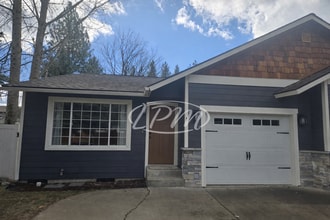 Building Photo - 950 E Lunceford Ln