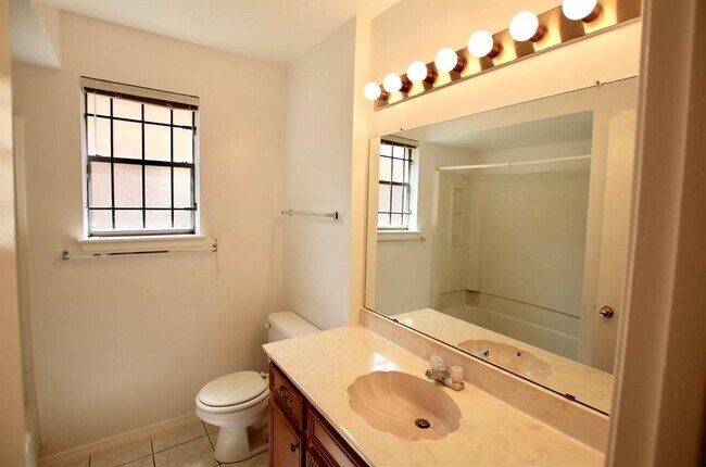 Building Photo - 7862 Split Oak Dr