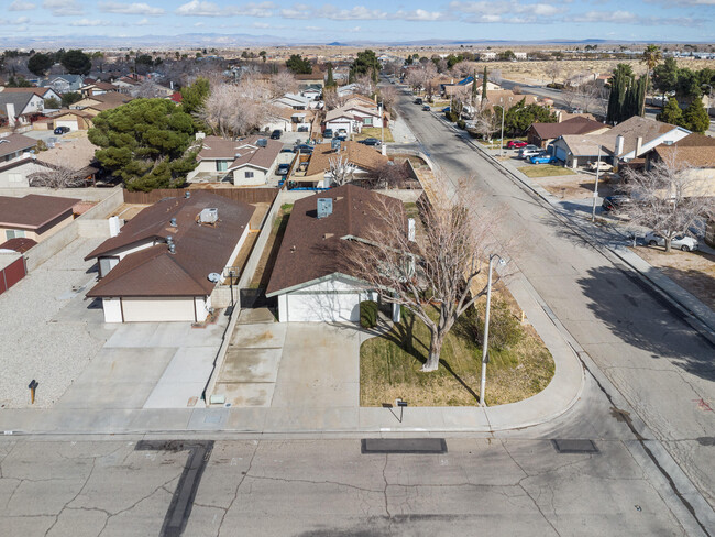 Building Photo - 841 Landsford St