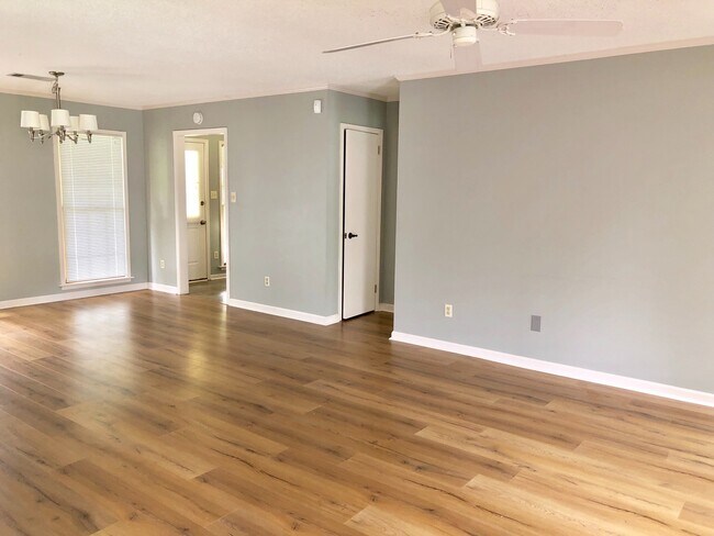 Building Photo - 1345 Zephyr Hills Dr