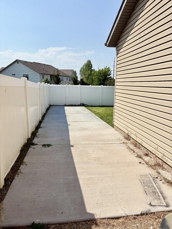Building Photo - 3518 E Pearce Dr