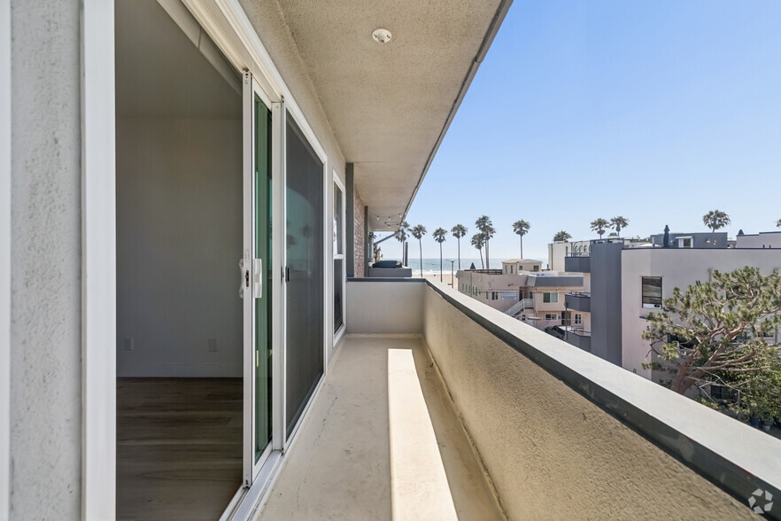 1BR, 1BA - 795SF - Balcony - Oceana Apartments