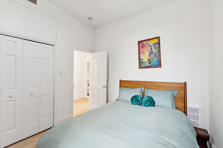 Building Photo - 134 F St SE