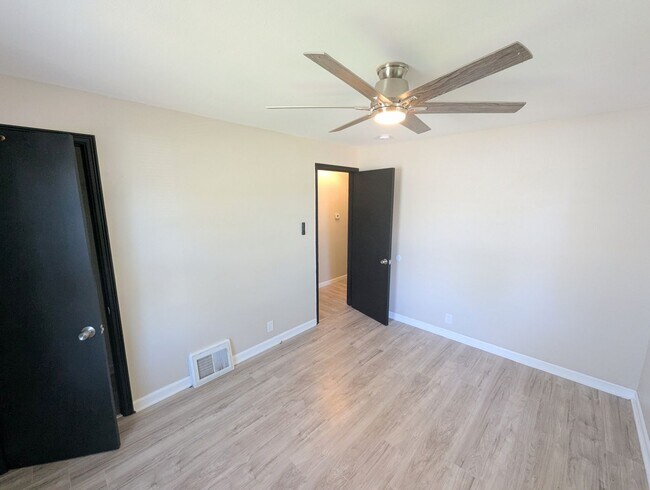 Building Photo - Bellefontaine Bliss