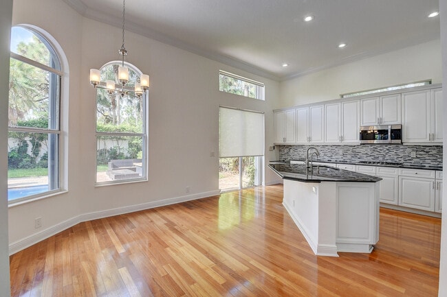 Building Photo - 6711 Royal Orchid Cir