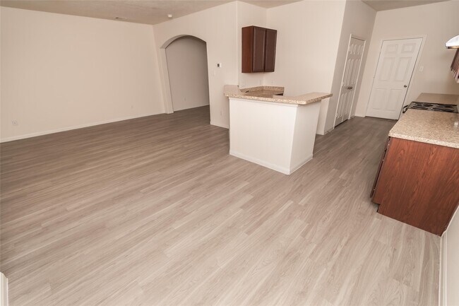 Building Photo - 3918 Calgary Cir