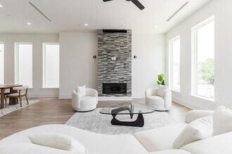 Building Photo - 5703 Dolores St