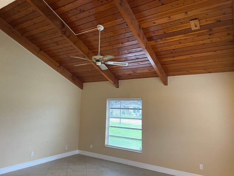 Building Photo - 3633 W Forge Rd