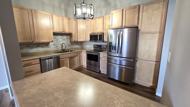 Building Photo - 3 Bedroom, 2 Bathroom, Home With A 2 Car Garage For Rent In Indian Hills