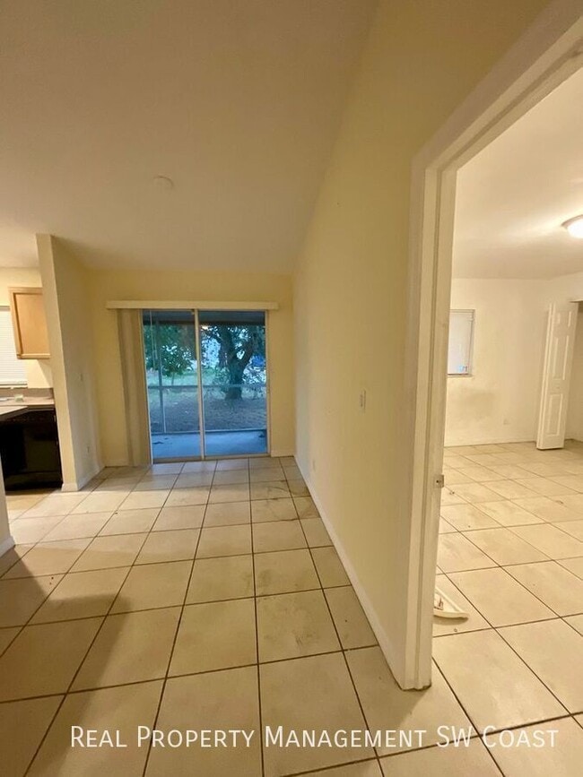 Building Photo - 127 John Ave S