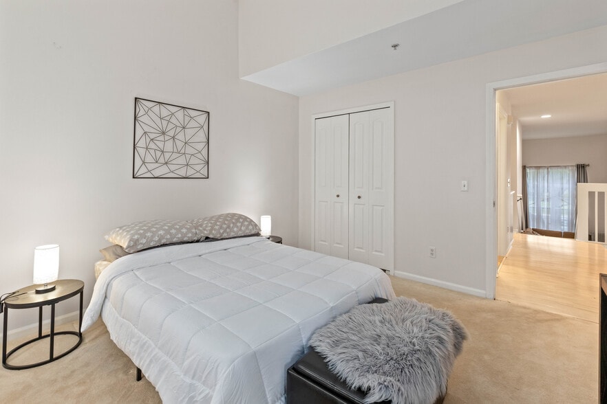 Building Photo - 1800 Campau Farms Cir