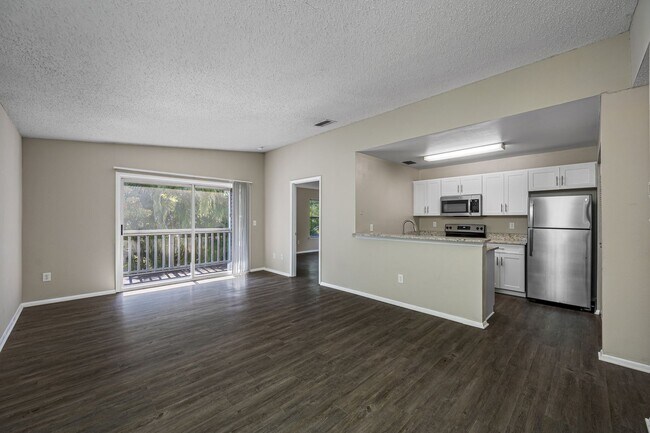 Building Photo - Glenbrooke