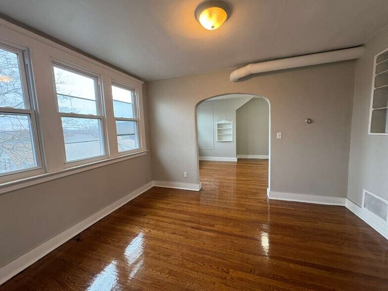 Building Photo - 1260 Whalley Ave