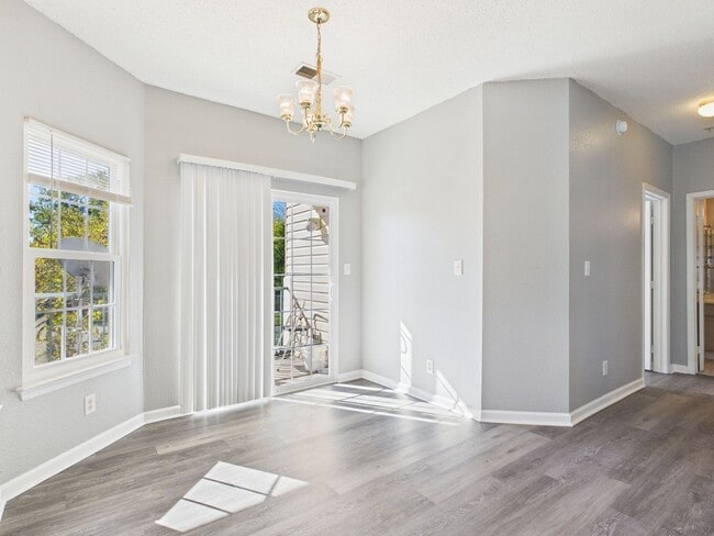 Building Photo - 801 Brassie Ln