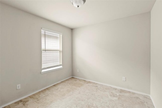 Building Photo - 117 Blanco Dr