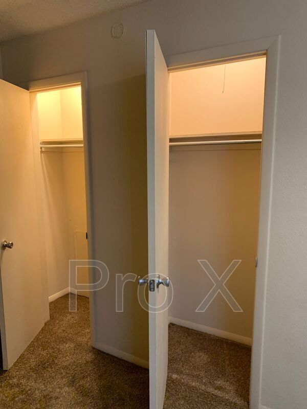 Building Photo - 930 N Goetz Blvd