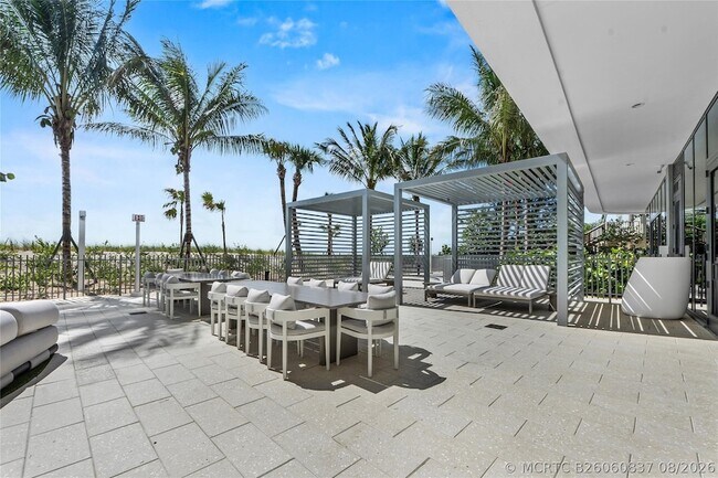 Building Photo - 900 N Ocean Blvd