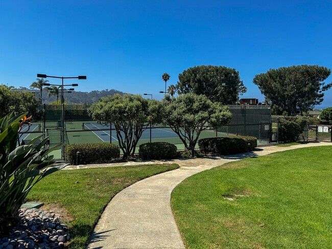 Building Photo - Luxurious Coastal Living: Fully Remodeled 3-Bed, 3.5-Bath with Ocean Views in Sea Point