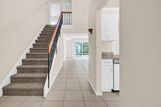 Building Photo - 1722 SE Balmoral Ct