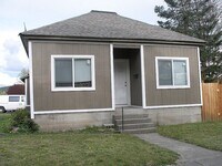 Building Photo - 5522 N Regal St
