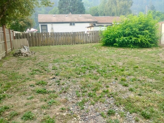 Building Photo - Charming Two-bedroom, One-bathroom home in Orofino, Idaho