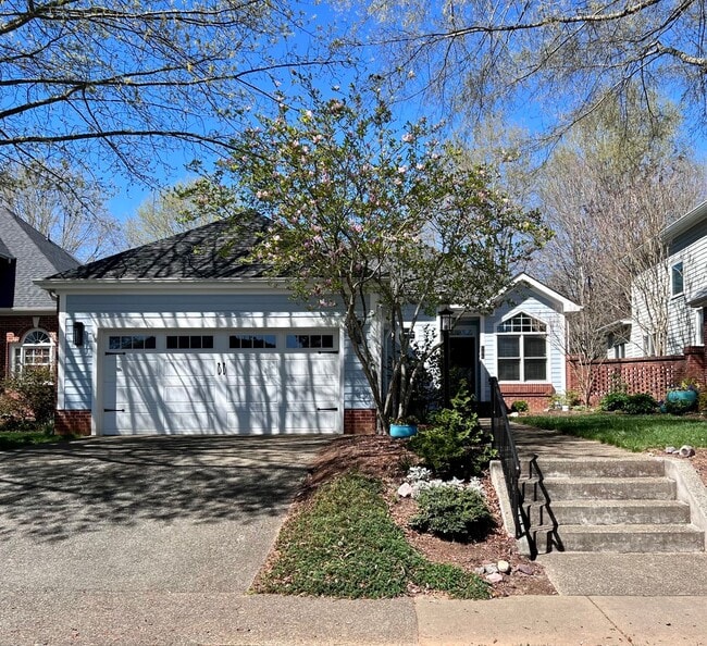Building Photo - Gorgeous One Level Home in Chapel Hill
