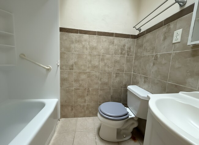 Building Photo - 6901 Valley Ave