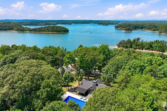 Building Photo - 4225 Twin Rivers Dr