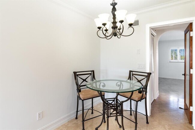 Building Photo - 4848 NE 23rd Ave