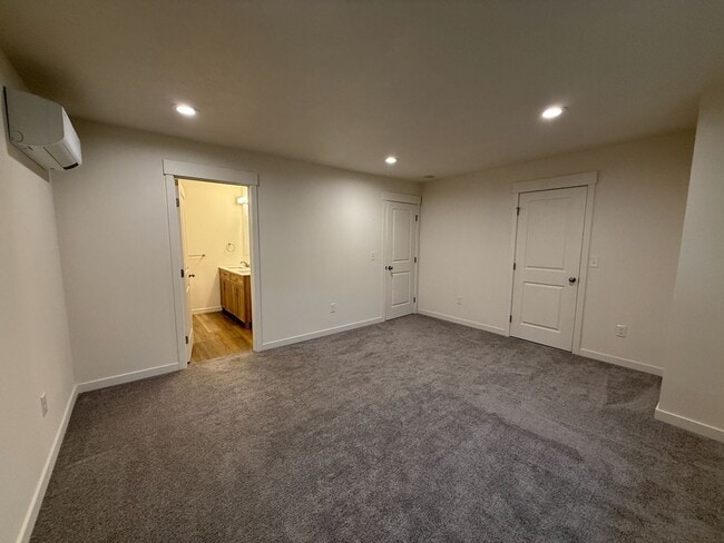 Building Photo - 1817 Spokane