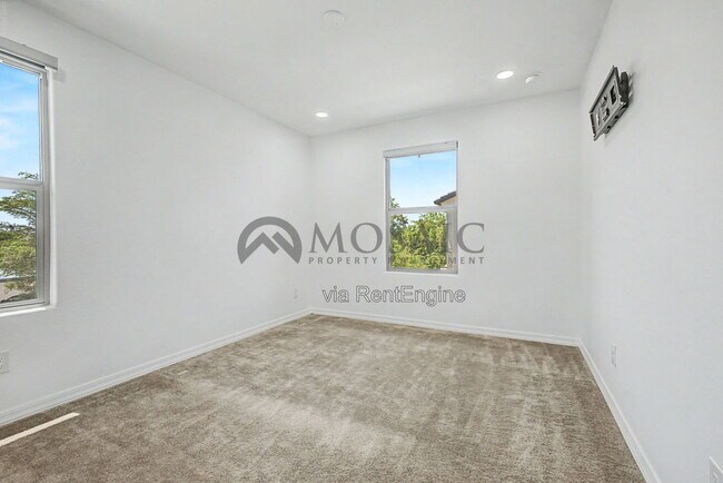 Building Photo - 8317 E Impala Ave