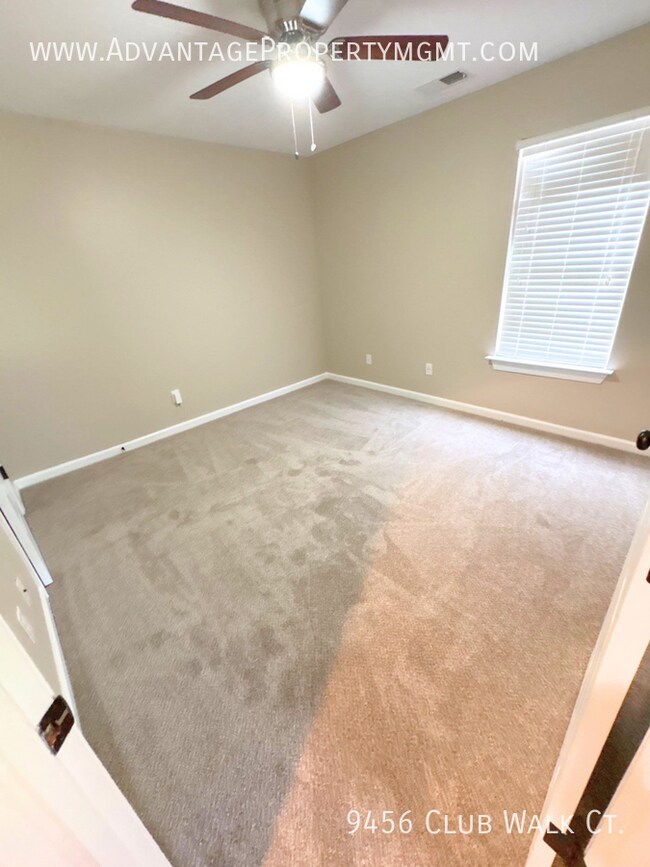 Building Photo - 9456 Club Walk Ct