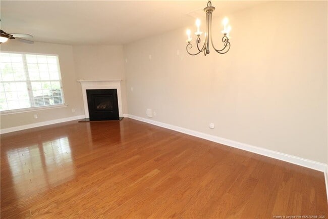 Building Photo - 218 Longchamp Ln