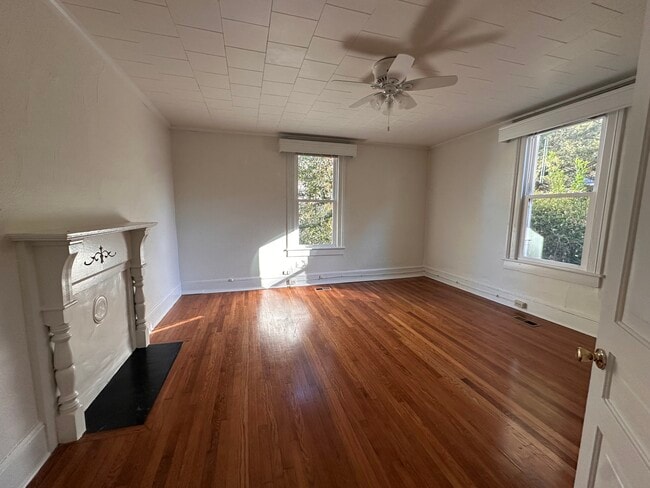 Building Photo - 805 N Buchanan Blvd